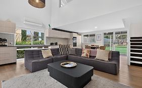 Cliff House Cottage - Modern Metung Retreat